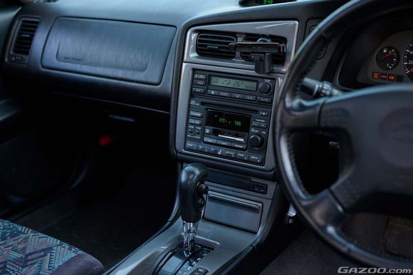 日産・ステージアの純正オーディオ