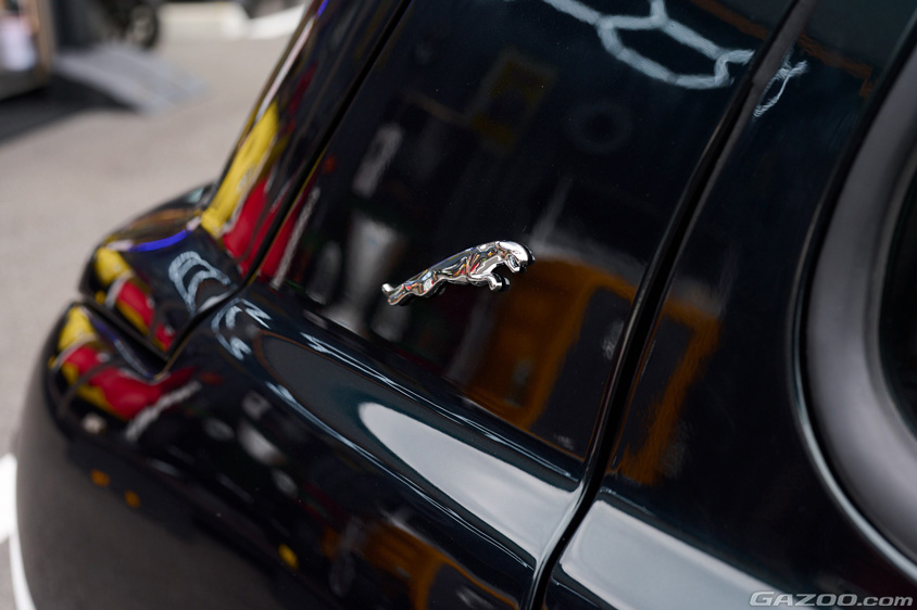 マルコ1000デラックスに付けたジャガーのエンブレム