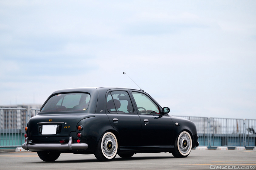 マルコ1000デラックスのリヤ