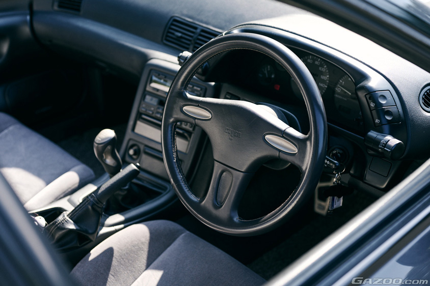 日産・スカイライン スカイライン GTE タイプXのステアリング