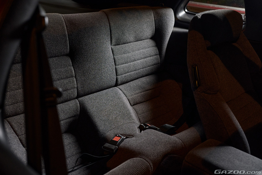 日産・フェアレディアZ(Z32型)のリヤシート