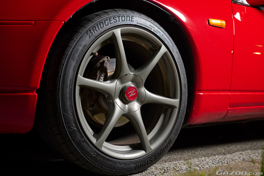 日産・フェアレディアZ(Z32型)が履くR34型スカイラインGT-Rの純正ホイール