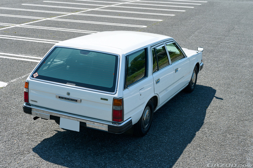 日産・セドリックバン（VY30）のリヤ