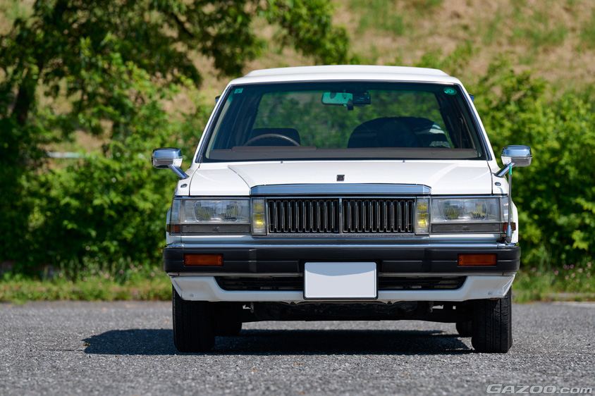 日産・セドリックバン（VY30）のフロントフェイス