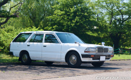 文字どおり「しっくりくる愛車」と出逢えた幸運に感謝！ 1999年式日産 セドリックバン デラックス(VY30型)