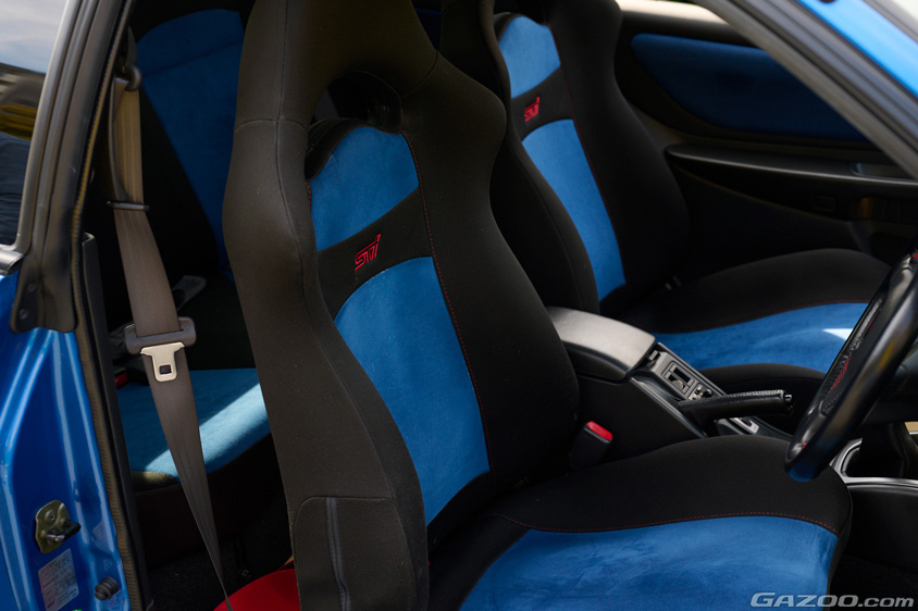 スバル インプレッサ 22B-STiバージョンのシート