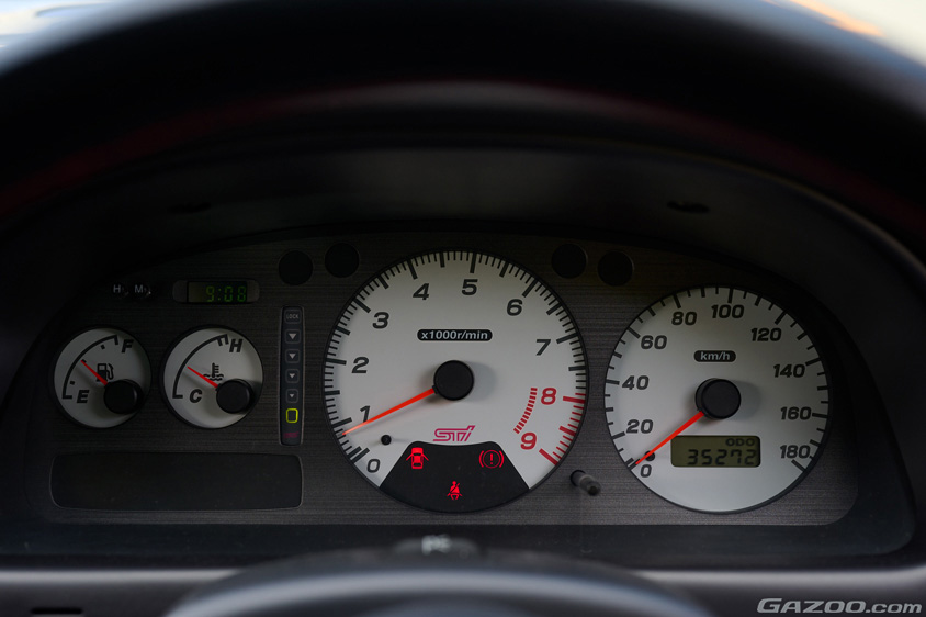 スバル インプレッサ 22B-STiバージョンのメーター