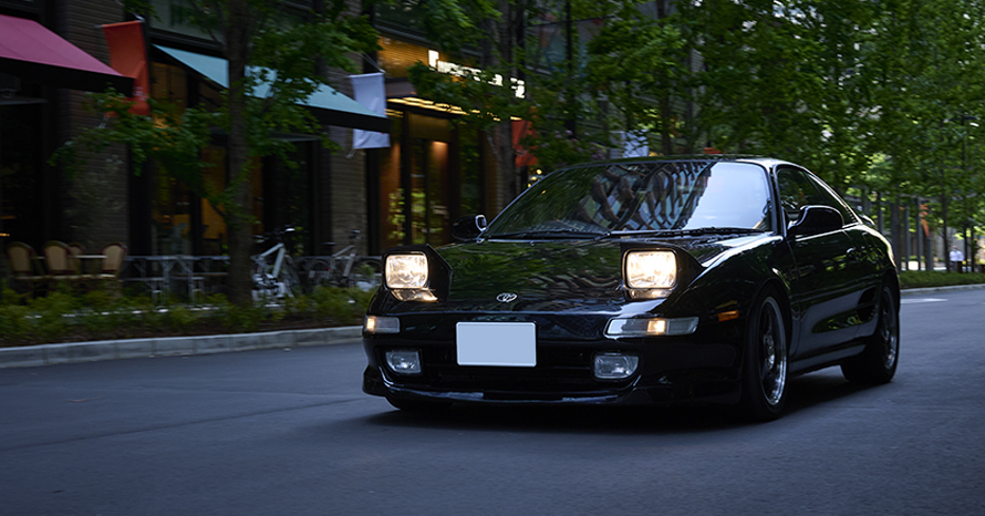 25歳のオーナーと深く・強い絆で結ばれた1994年式トヨタ MR2 G