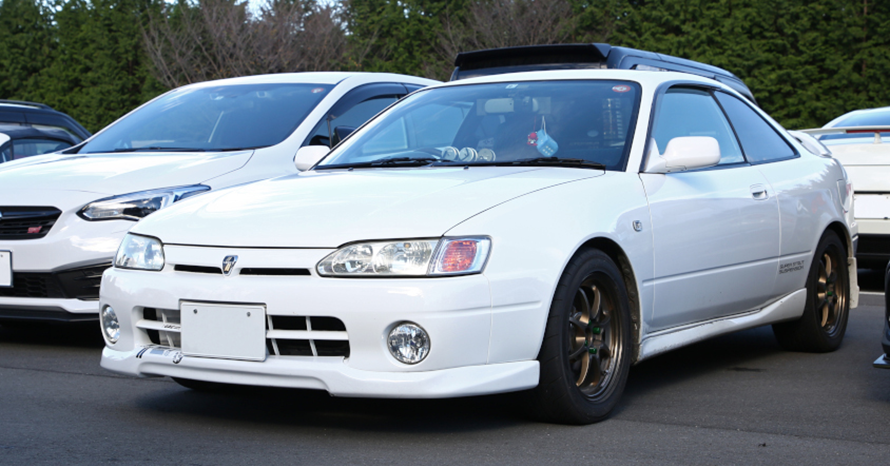 走りの系譜を継ぐAE111で全国を巡るオーナー。年間2万kmを積み重ねる