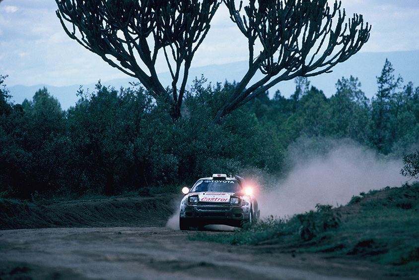 総合優勝へ向けて疾走するセリカGT-FOUR