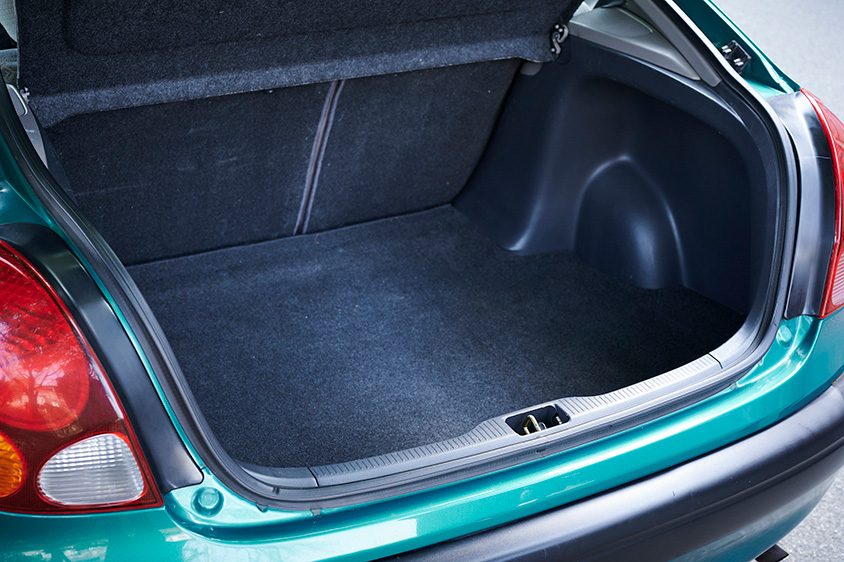 トヨタのカローラ 1.3 GS（EE111型／欧州仕様）