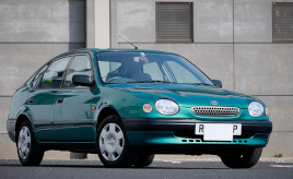 イギリスで手に入れて欧州6千kmの旅に出た相棒。1998年式トヨタ カローラ 1.3 GS(EE111型)