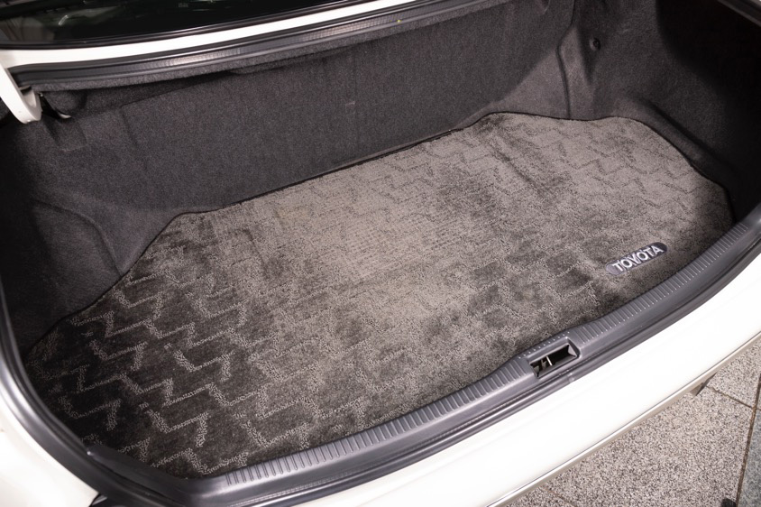 トヨタ・マークII（JZX100）のラゲッジルーム