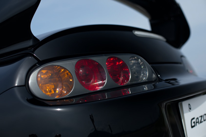 トヨタ・スープラ(A80)のテールランプ