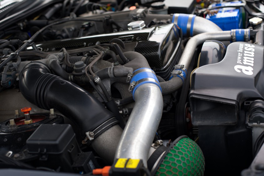 トヨタ・スープラ（A80）のエンジンルーム