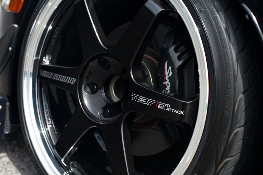 ブラックカラーのトヨタ・スープラ(A80)