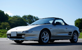 「雨漏りも仕様」と割り切れるほど惚れ込む愛車。1998年式トヨタテクノクラフト MRスパイダー（SW20型改）