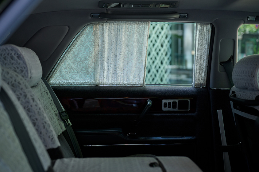 トヨタ・センチュリーの後席の窓