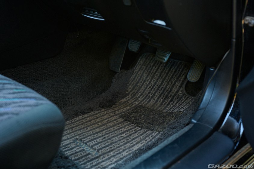 トヨタ・セリカ GT-FOUR（ST205）のペダル