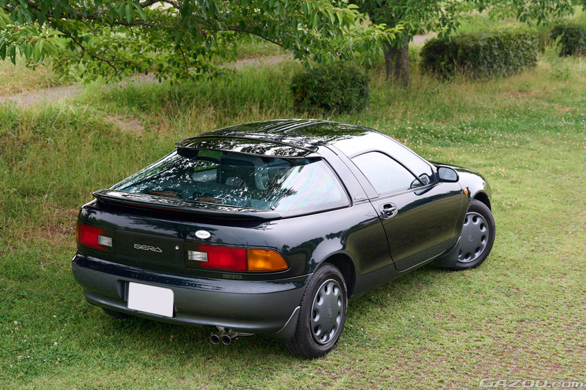 トヨタ・アムラックスセラのリヤ