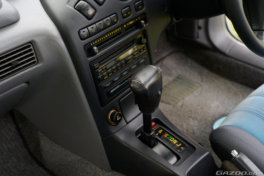 トヨタ・アムラックスセラのシフトノブ