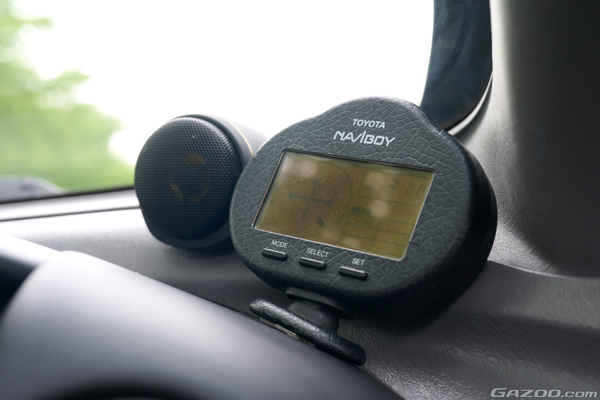 トヨタ・アムラックスセラに装着した「NAVIBOY」
