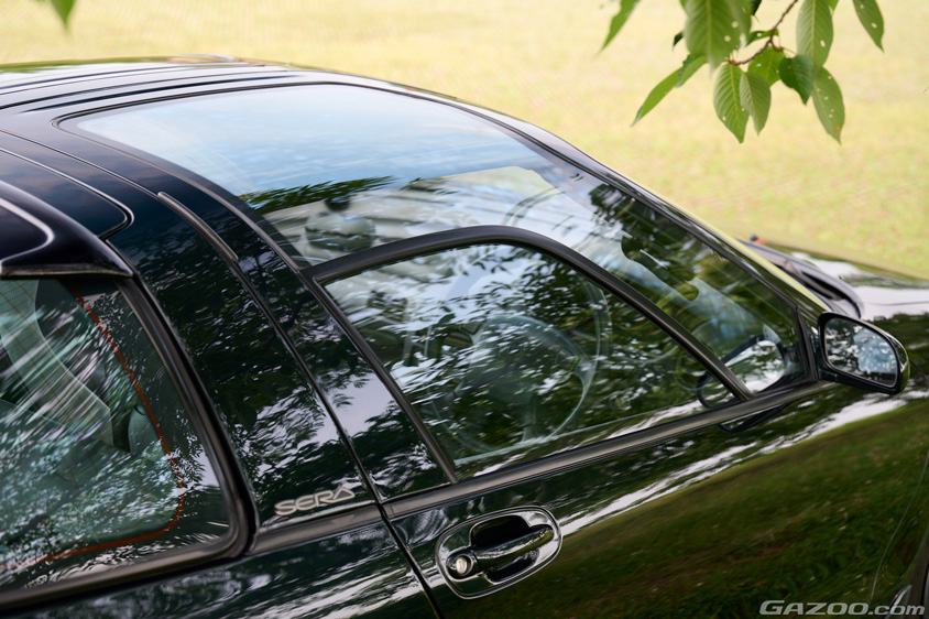 トヨタ・アムラックスセラの運転席の窓
