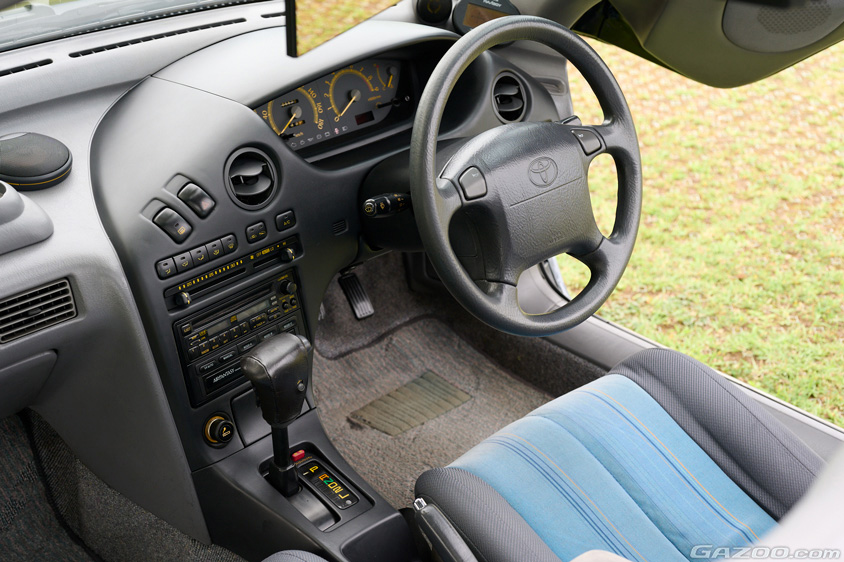 トヨタ・アムラックスセラの運転席