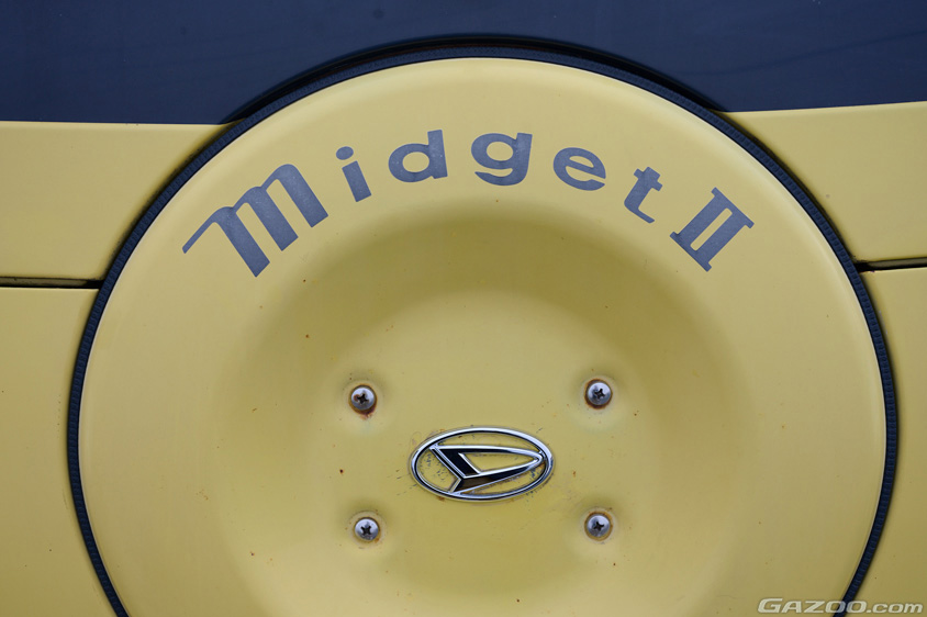 ダイハツ・ミゼットⅡのダイハツとミゼットⅡのエンブレム