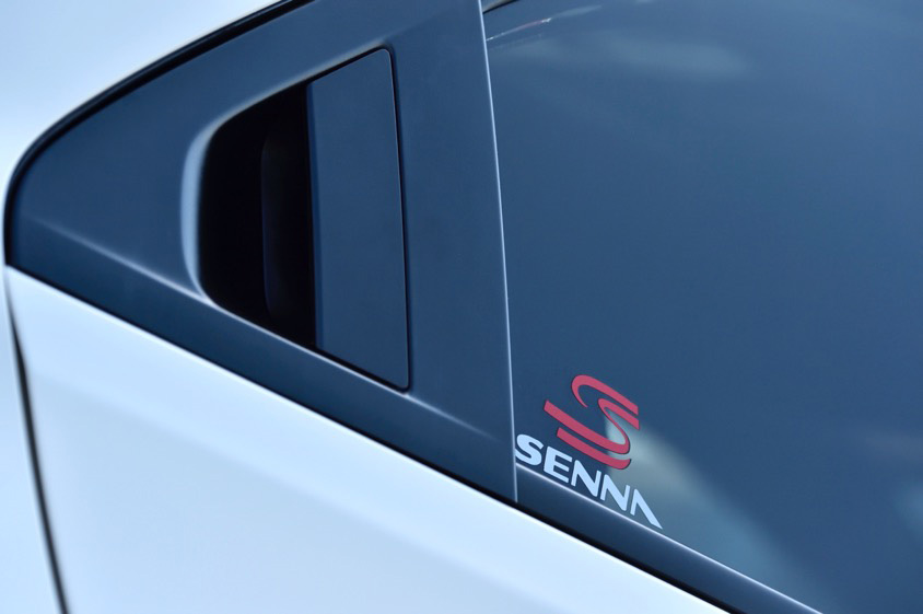 ホンダのシビックタイプR(FK2型)のアイルトン・セナのステッカー