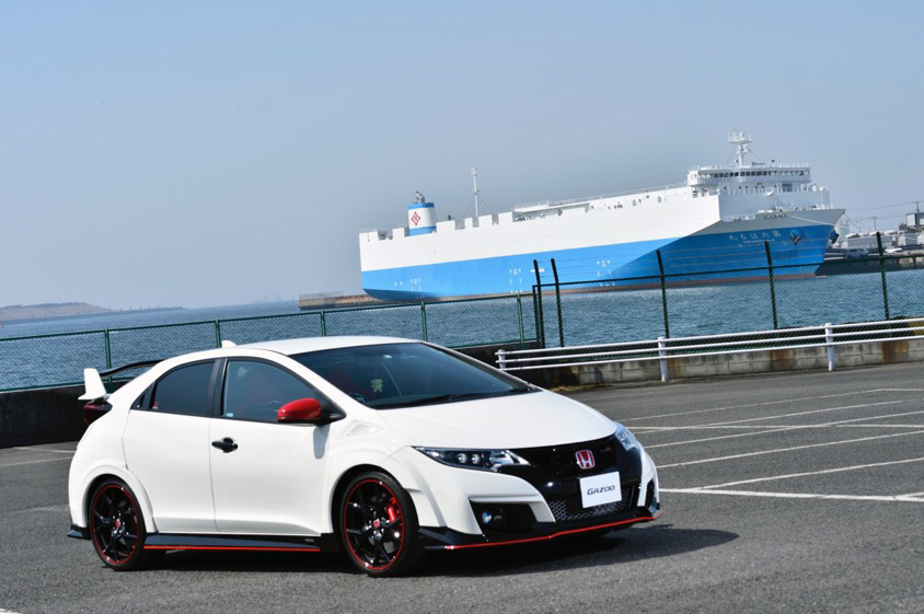 ホンダのシビックタイプR（FK2型）の右前