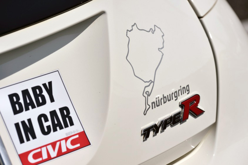 ホンダのシビックタイプR（FK2型）のニュルブルクリンクのステッカー