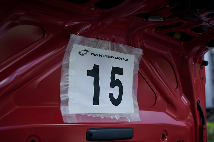 ホンダ・アコード ユーロRのボンネットの裏側