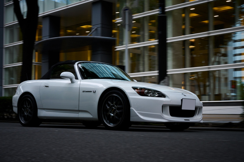 ホンダ・S2000の右フロントビュー