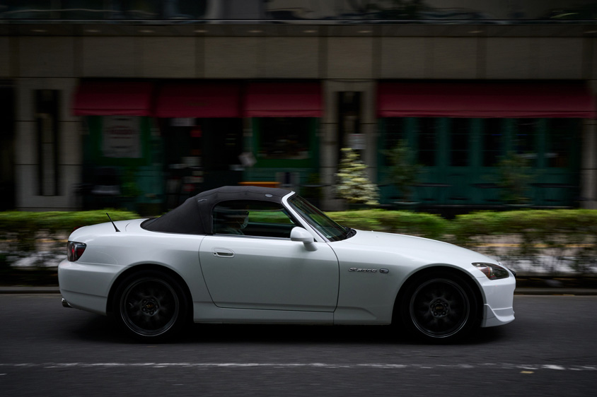 ホンダ・S2000の右サイトビュー