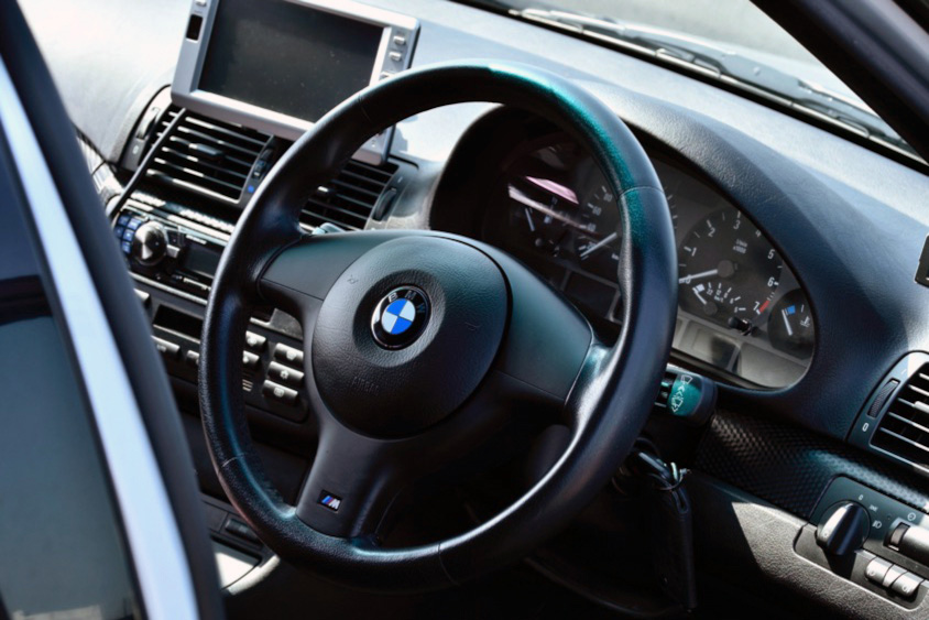 BMW 318i M-SPORT(E46型)のステアリング