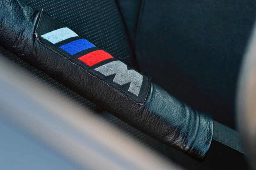 BMW 318i M-SPORT(E46型)のシートベルトカバー