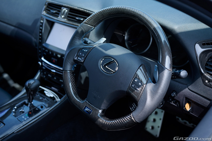 レクサス・IS Fの運転席