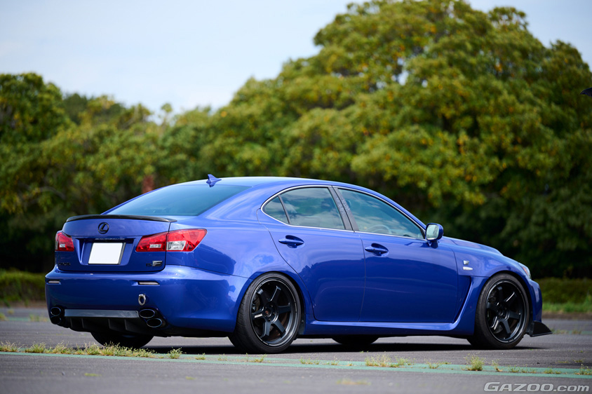 レクサス・IS Fの右サイド