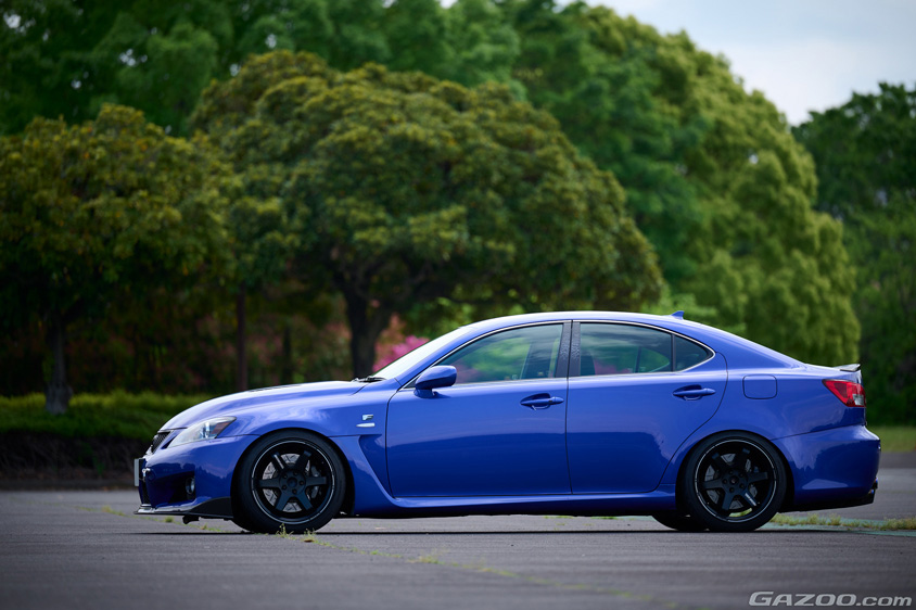 レクサス・IS Fの左サイド