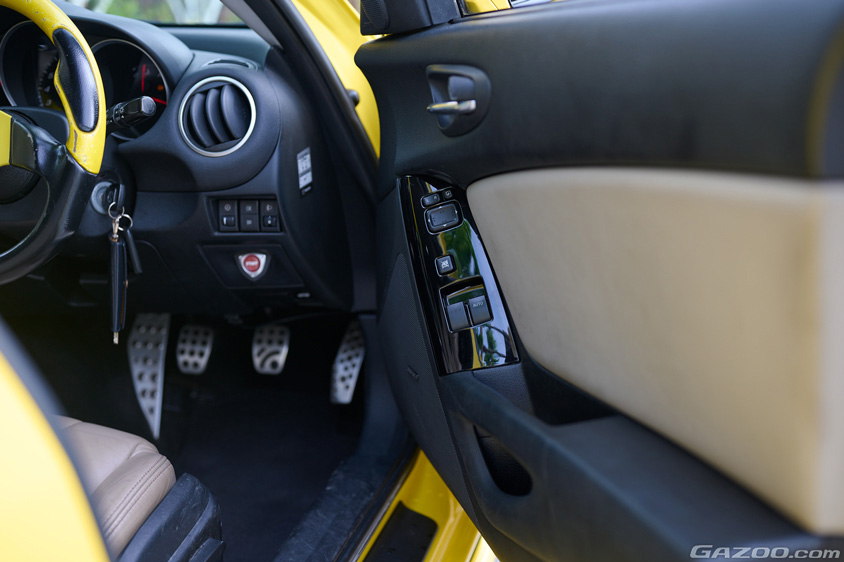 マツダ・RX-8のドアの内側