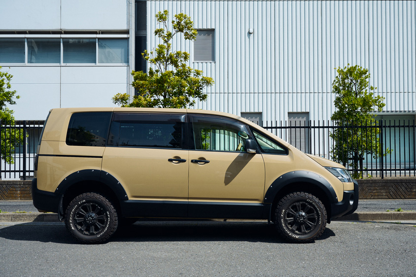 三菱・デリカD:5の右サイド