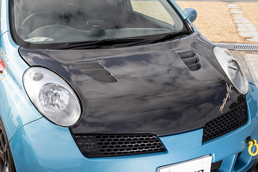 マーチ12SRのパーツが移植された日産のマーチ