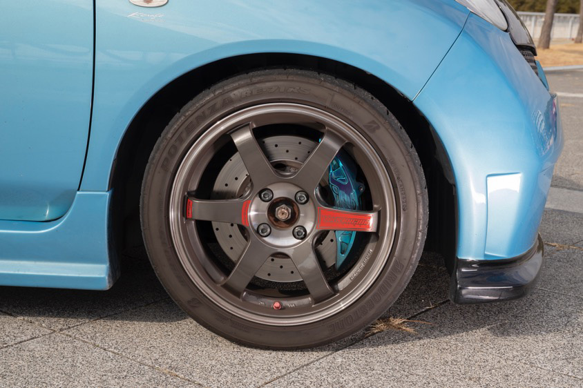 マーチ12SRのパーツが移植された日産のマーチ