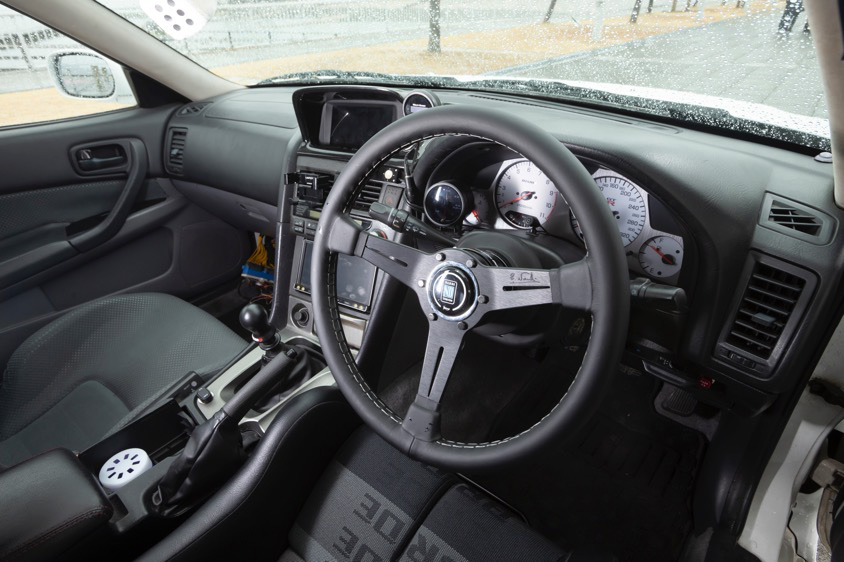 本物』が実在しないからこそやりがいがある!? R34 GT-Rの4ドア仕様を 