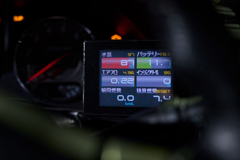 日産・スカイライン（R34型 25GT-X）のコンピュータ