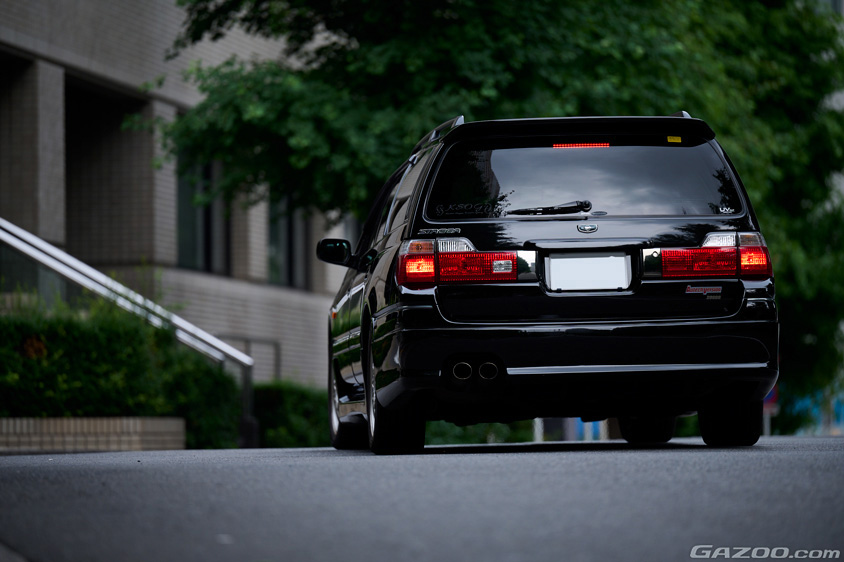 日産・ステージア オーテックバージョン 260RSのリアビュー