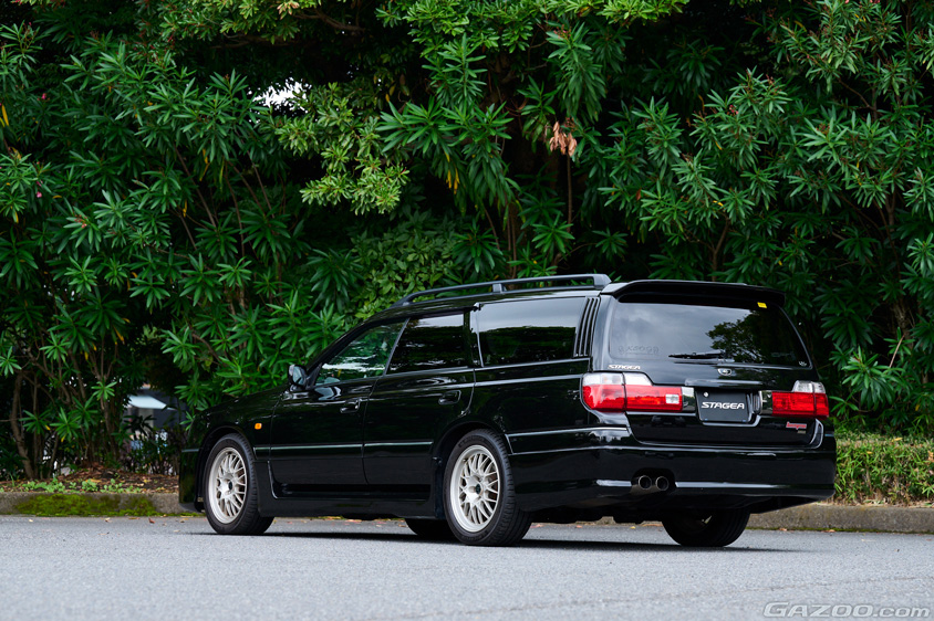 日産・ステージア オーテックバージョン 260RSに左リヤビュー