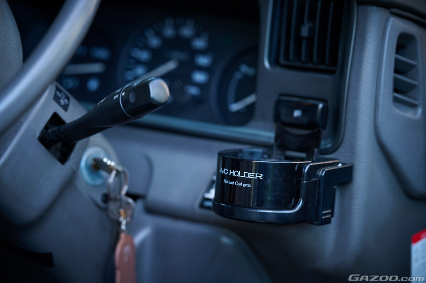 日産・キャラバンに付けたカップホルダー