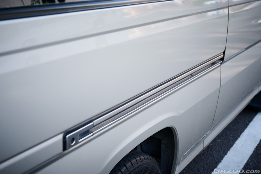 日産・キャラバンのスライドレール